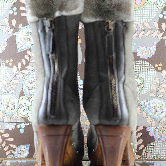 Shearling Boots. Wood Heel - Picture 8 of 16